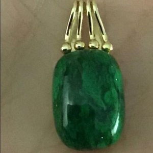 14K Maw Sit Sit‎ Pendant